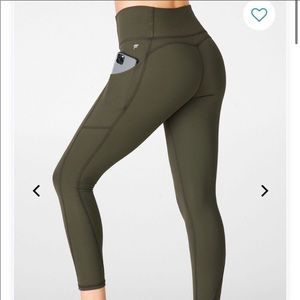 Fabletics Oasis pocket legging